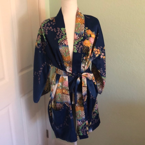 Vintage Kimono Style Robe - Picture 3 of 6